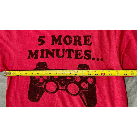 PLAYSTATION Men's Sz M “5 More Minutes" T-Shirt - Red EUC - Picture 5 of 6
